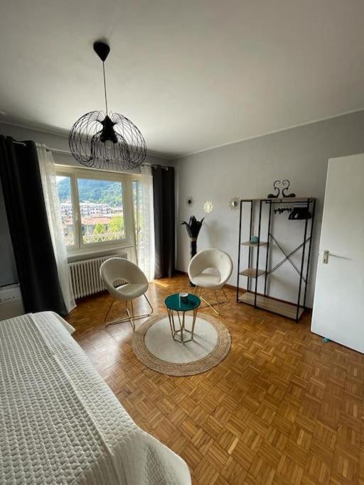 Charming Penthouse Near Como Lake Chiasso Exterior photo
